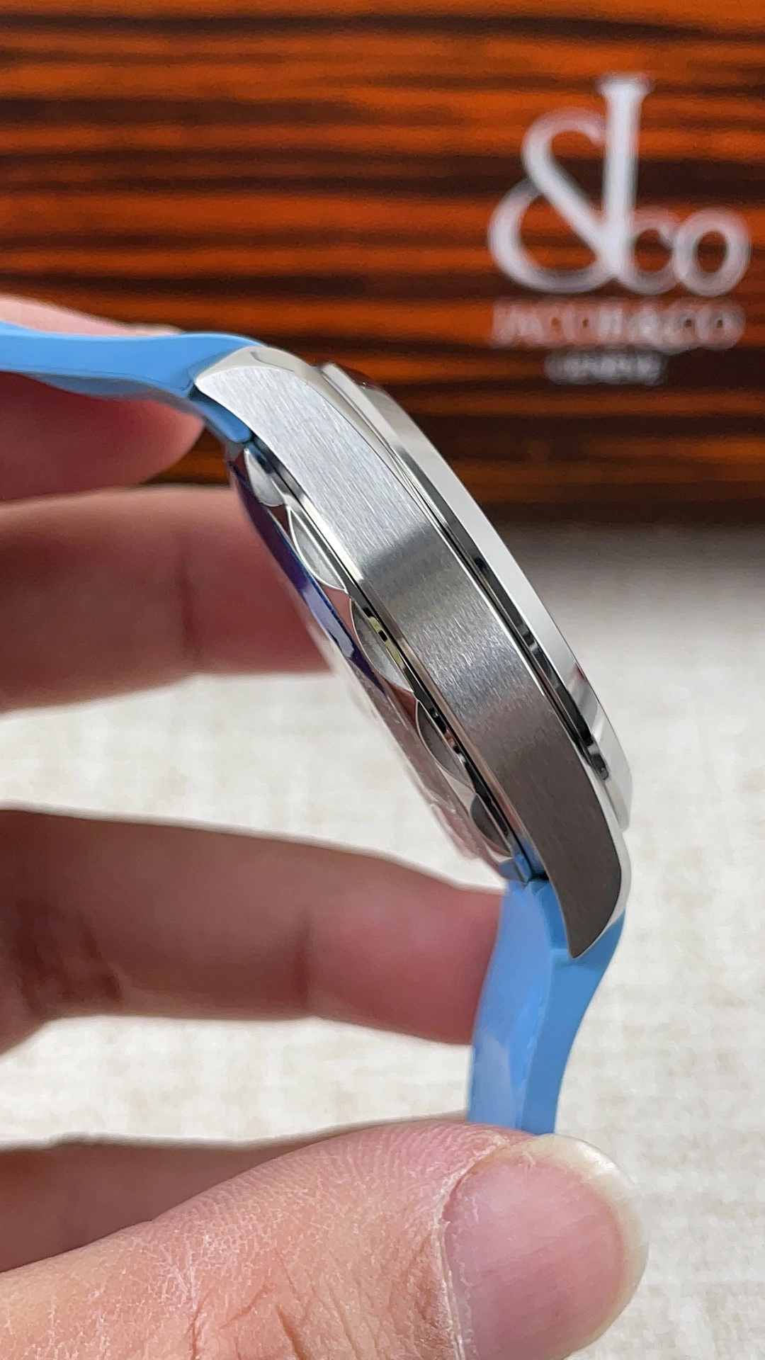 UrbanChic CBD Factory Omega Seamaster Aqua Terra 150M 41mm Summer Blue Teak Dial Smooth Bezel Light Blue Rubber Strap(220.12.41.21.03.008) 1:1 Super Clone – Dandong 8900 Movement 262